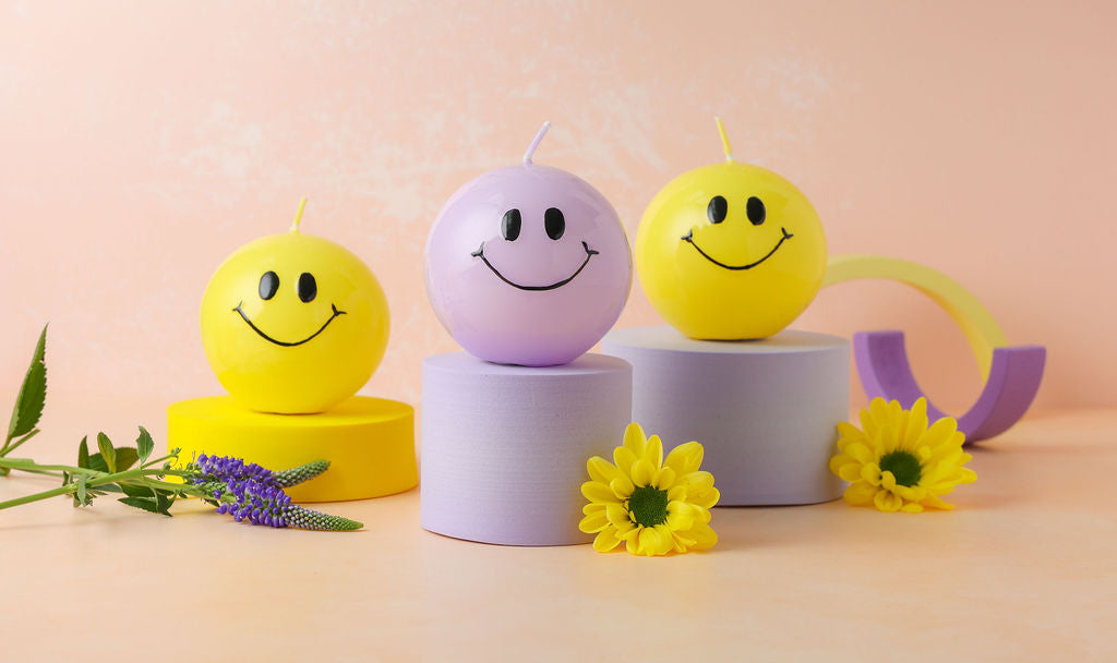 Smiley Kaars Lila - Verpakt per 6 stuks