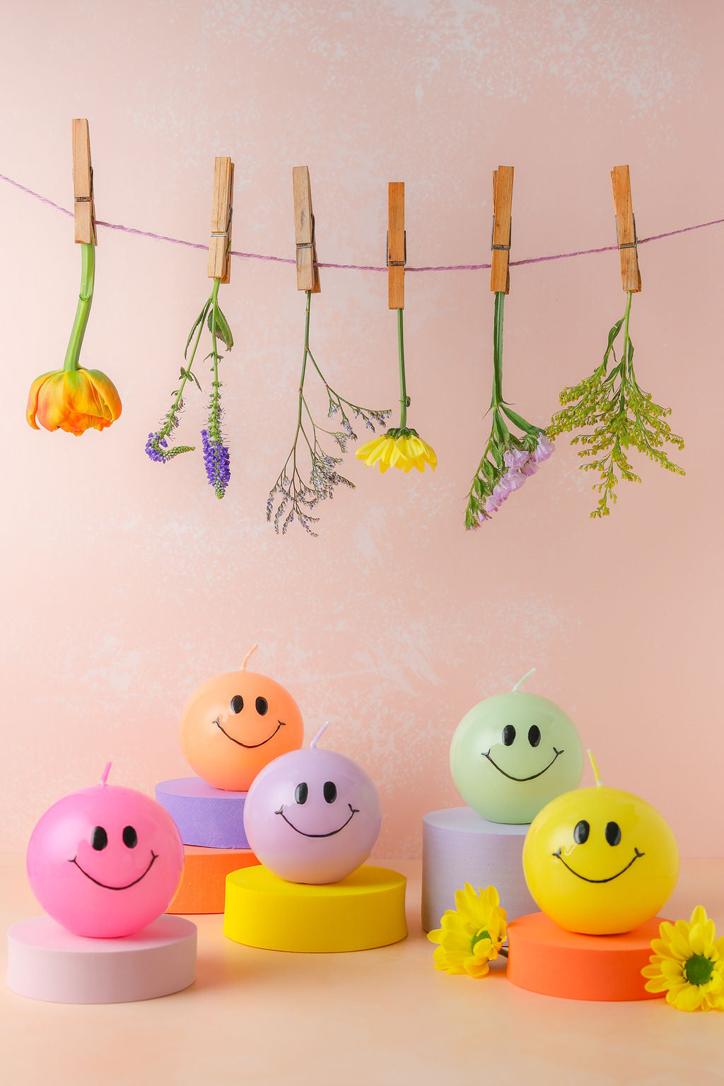 Smiley Kaars Yellow - Verpakt per 6 stuks