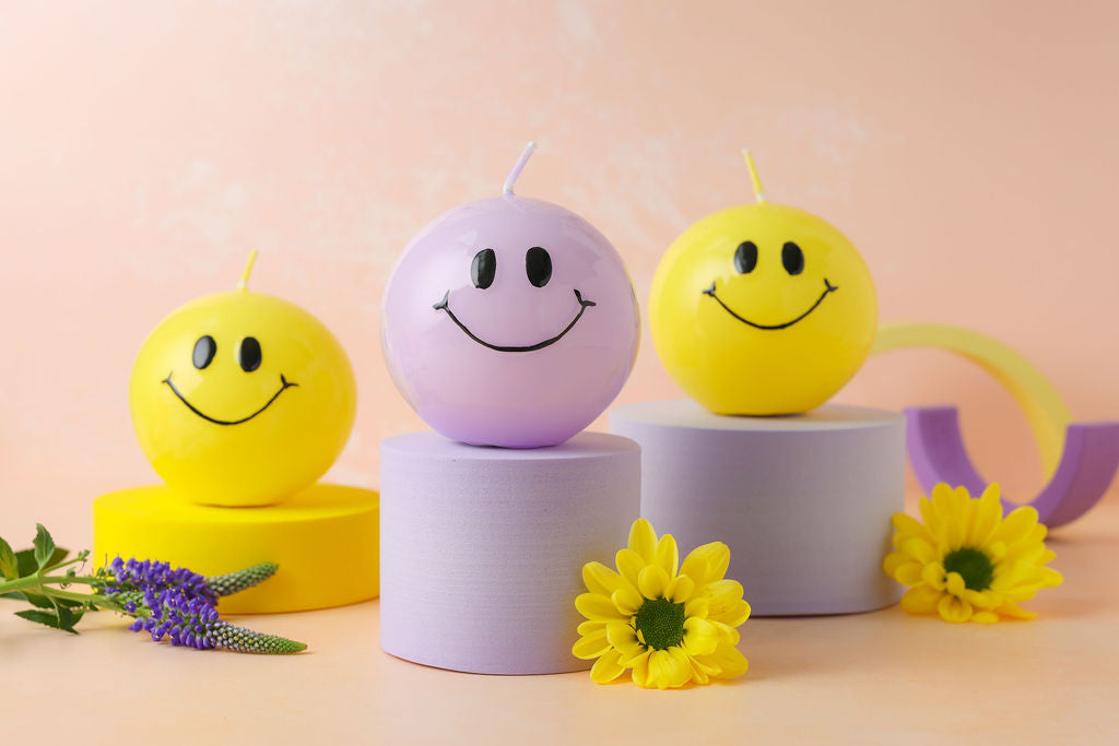 Smiley Kaars Lila - Verpakt per 6 stuks