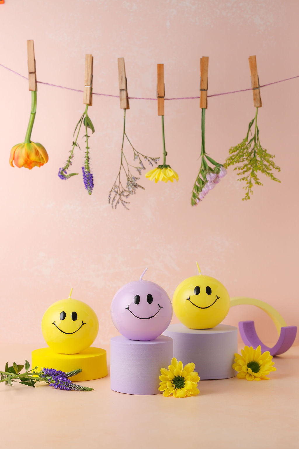 Smiley Kaars Lila - Verpakt per 6 stuks